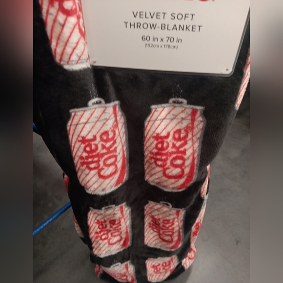 Diet Coke Velvet Soft Throw Blanket - Picture 3 of 3